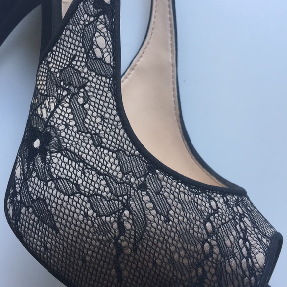 // GUESS Lace-pumps // - Picture 2 of 8